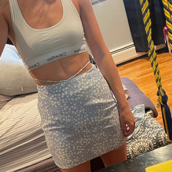 Never worn mini skirt with waist ties! - Picture 2 of 3